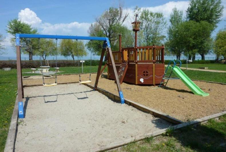 Szin-Aranyhid Apartman Шиофок Экстерьер фото